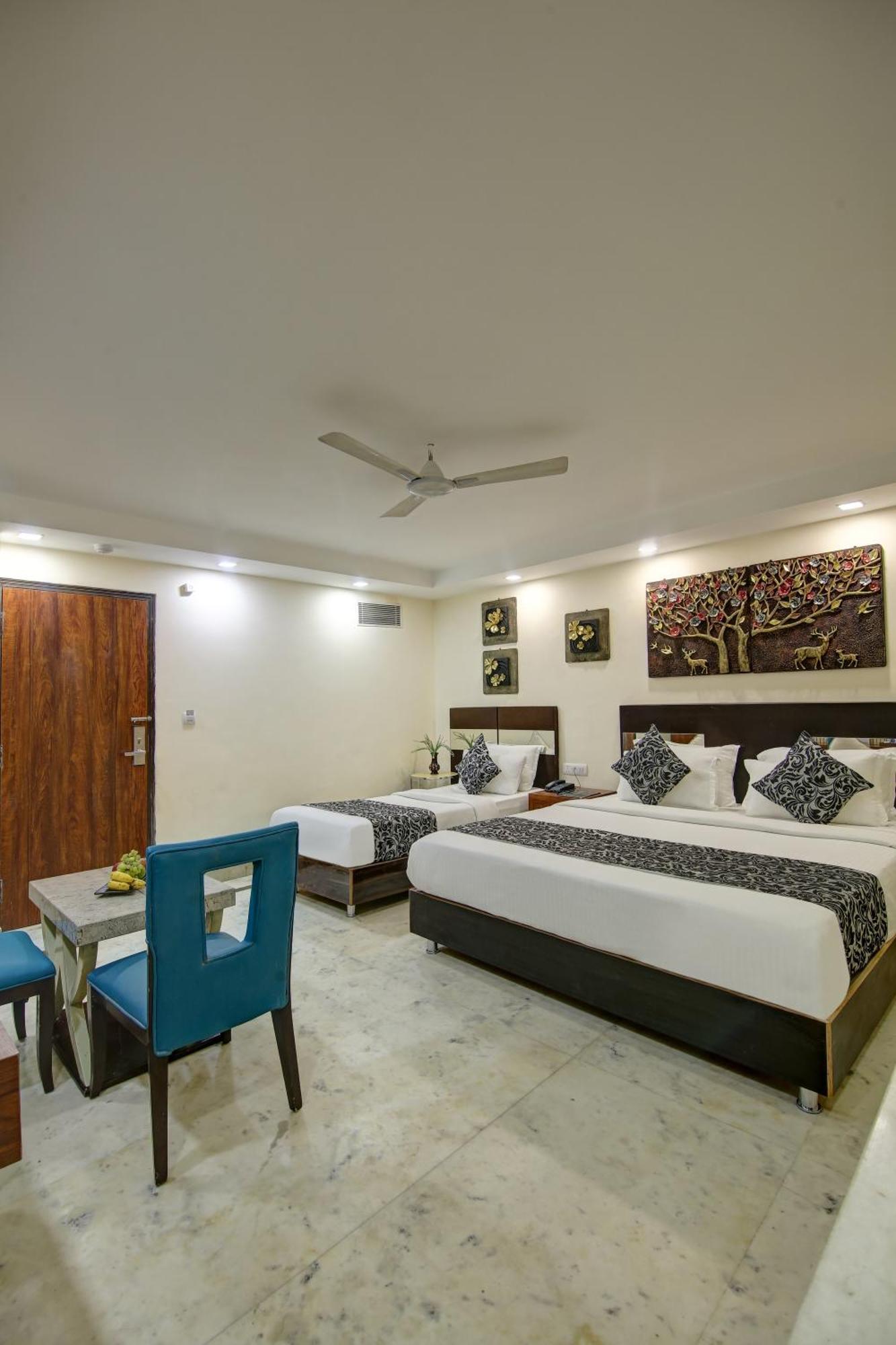 Hotel Neu Villa - Near Connaught Place & New Delhi Railway Station エクステリア 写真